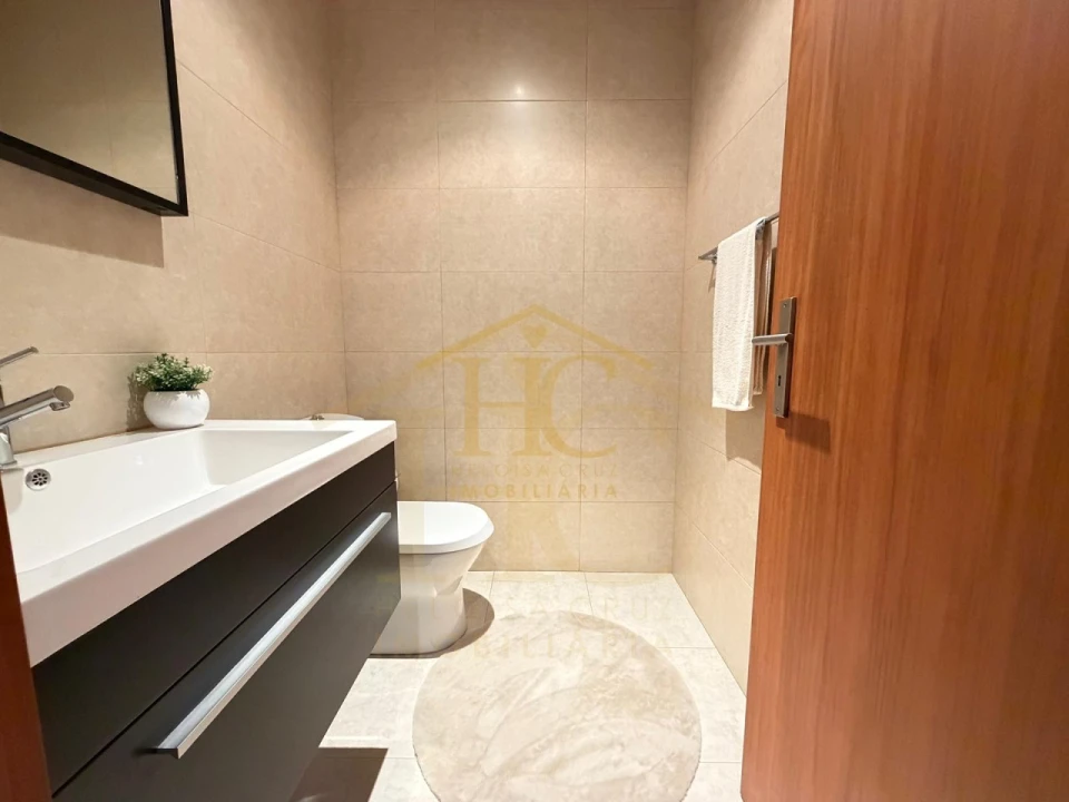 Apartamento T2 para Venda em Retorta e Tougues Foto 19