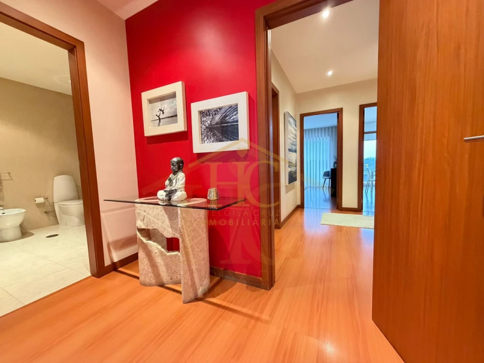 Apartamento T2 para Venda em Retorta e Tougues Foto 24