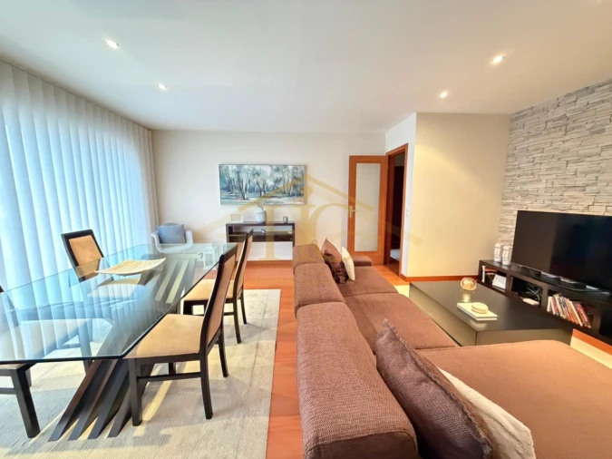 Apartamento T2 para Venda em Retorta e Tougues Foto 2