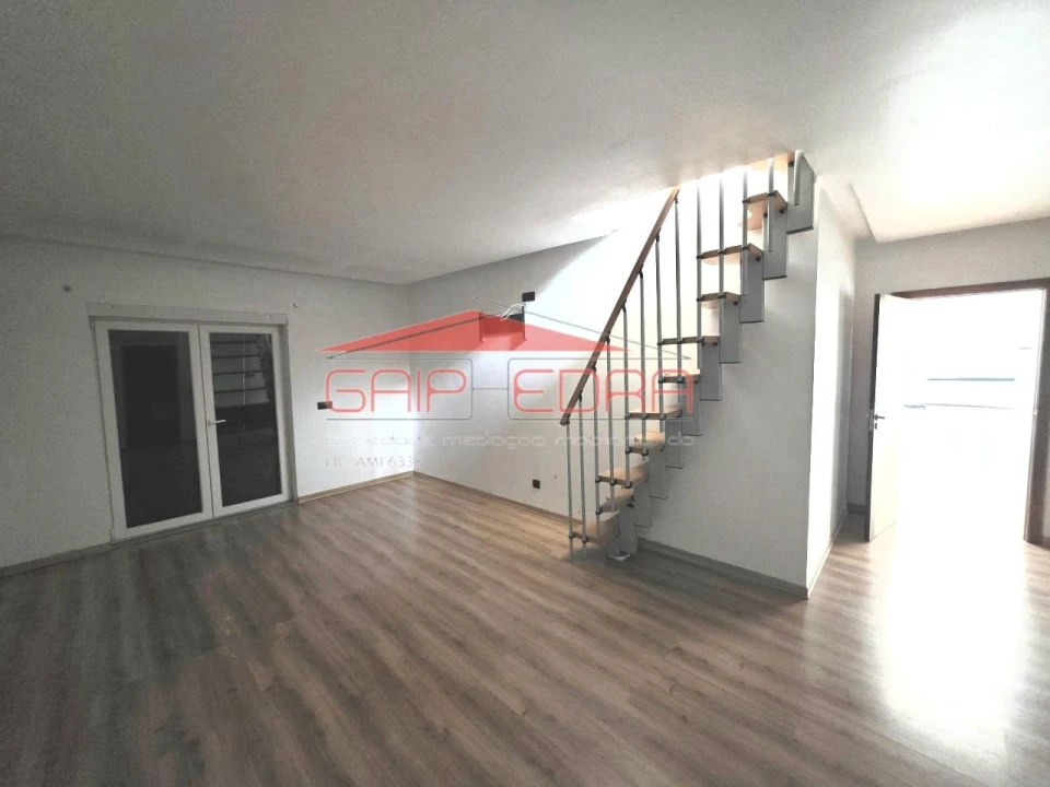 Moradia T4 para Venda em Atouguia da Baleia Foto 22