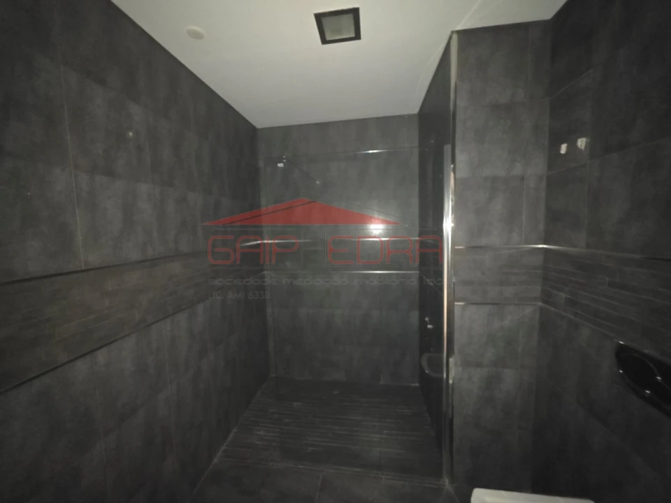 Moradia T4 para Venda em Atouguia da Baleia Foto 30