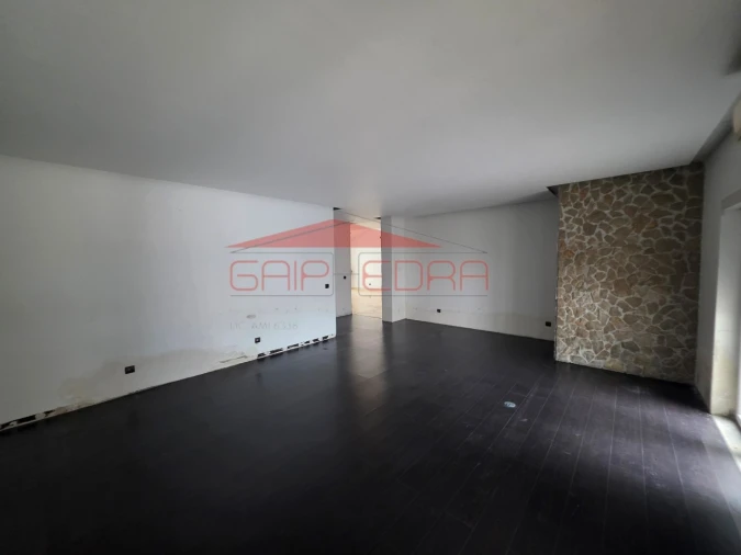 Moradia T4 para Venda em Atouguia da Baleia Foto 17