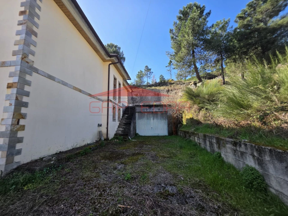 Moradia T4 para Venda em Alijo Foto 29