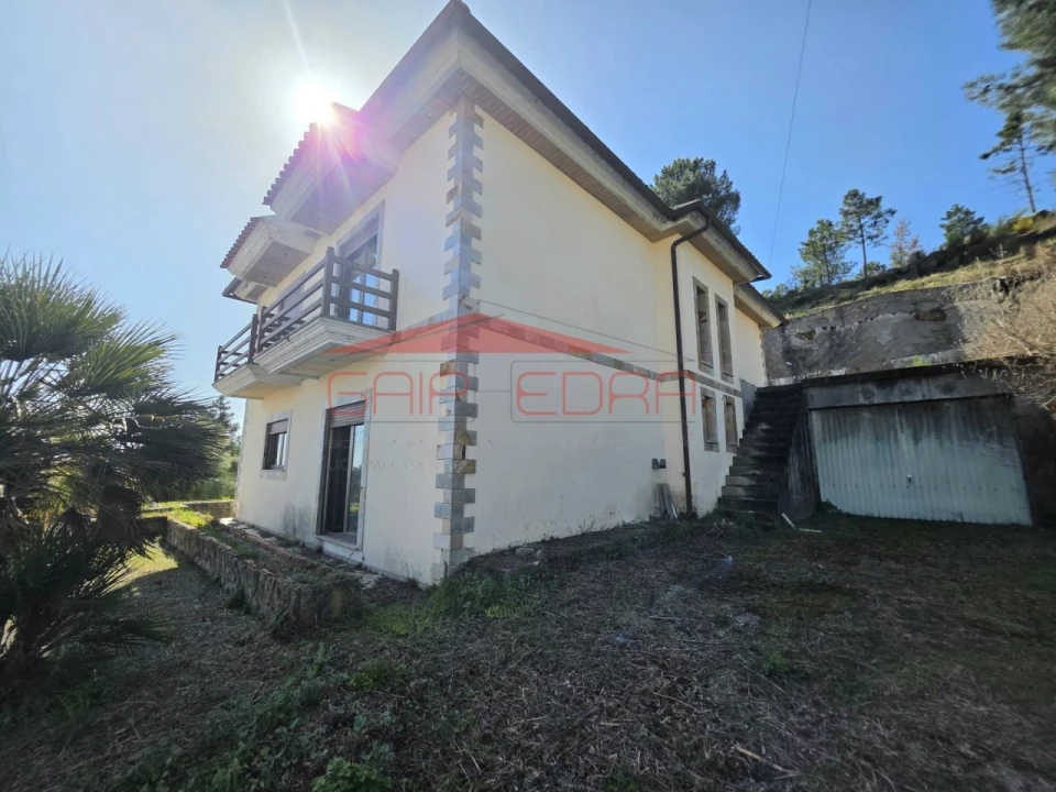 Moradia T4 para Venda em Alijo Foto 30