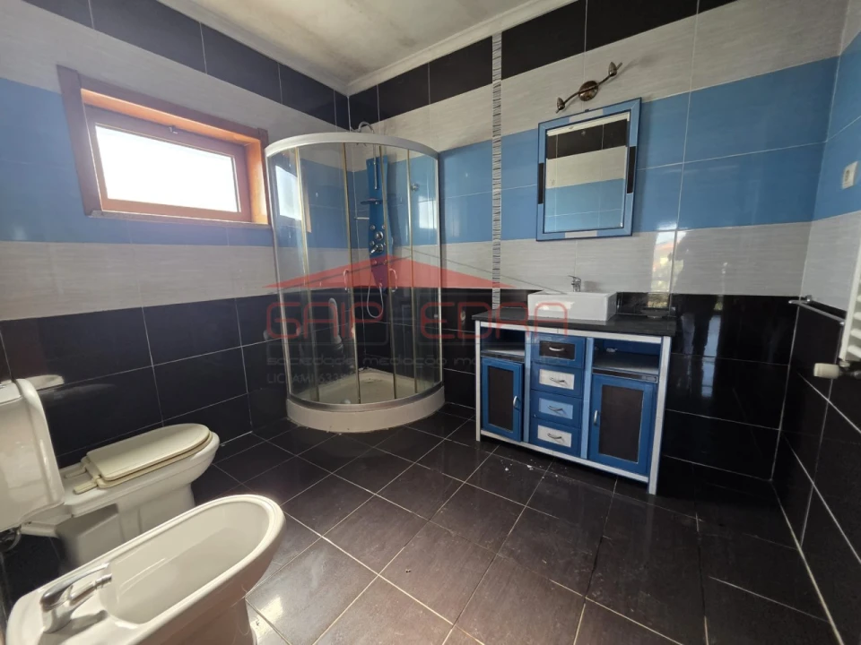 Moradia T4 para Venda em Alijo Foto 26