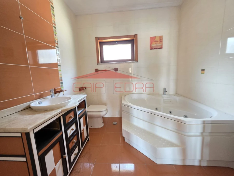 Moradia T4 para Venda em Alijo Foto 27