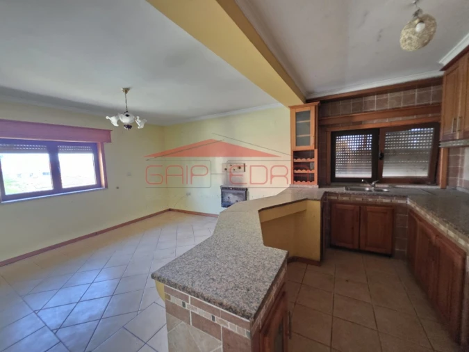 Moradia T4 para Venda em Alijo Foto 5