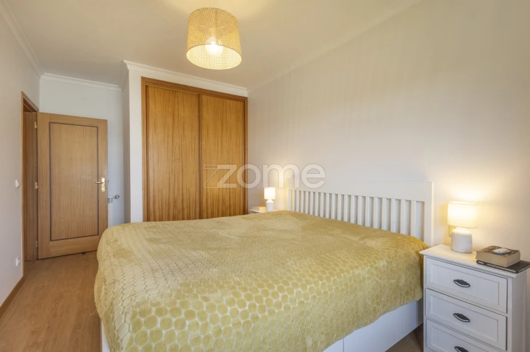 Apartamento T2 para Venda em Arcozelo Foto 4