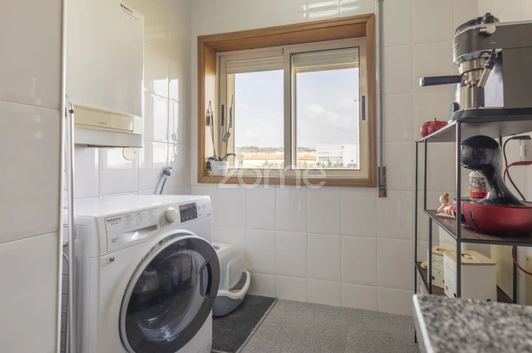 Apartamento T2 para Venda em Arcozelo Foto 8