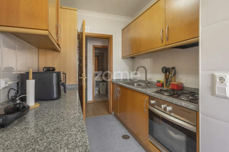 Apartamento T2 para Venda em Arcozelo Foto 2