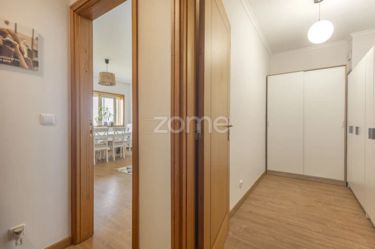 Apartamento T2 para Venda em Arcozelo Foto 11