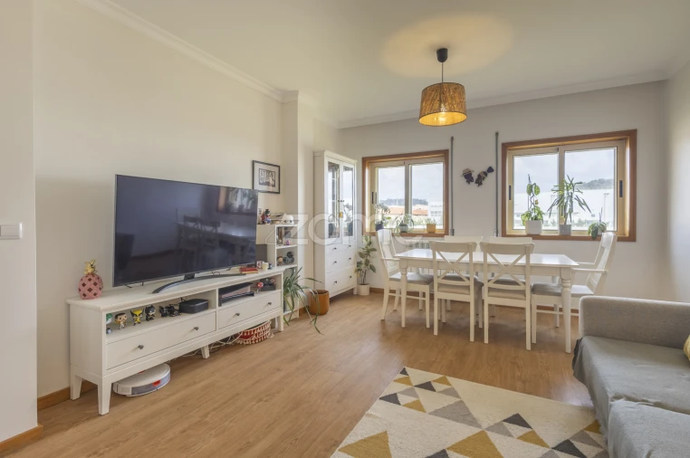 Apartamento T2 para Venda em Arcozelo Foto 12