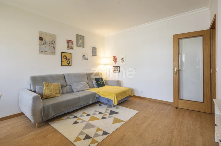 Apartamento T2 para Venda em Arcozelo Foto 13