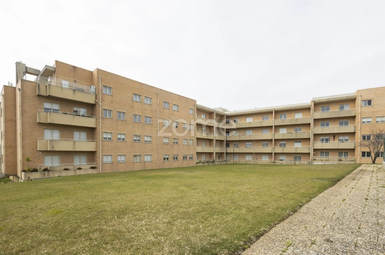 Apartamento T2 para Venda em Arcozelo Foto 32