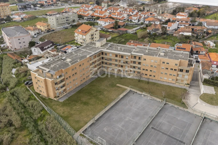 Apartamento T2 para Venda em Arcozelo Foto 27