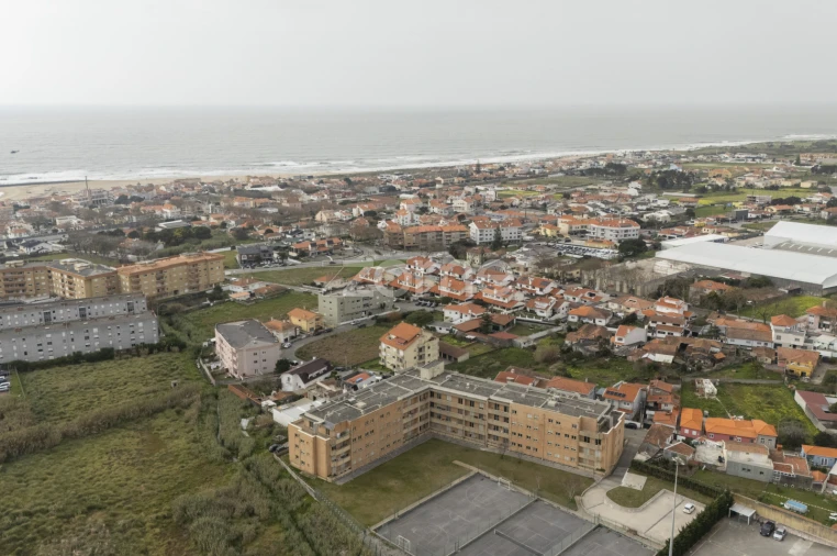 Apartamento T2 para Venda em Arcozelo Foto 29