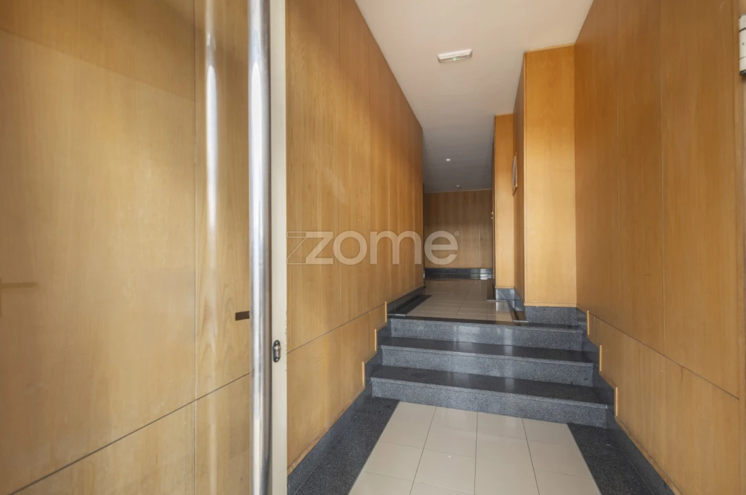 Apartamento T2 para Venda em Arcozelo Foto 21