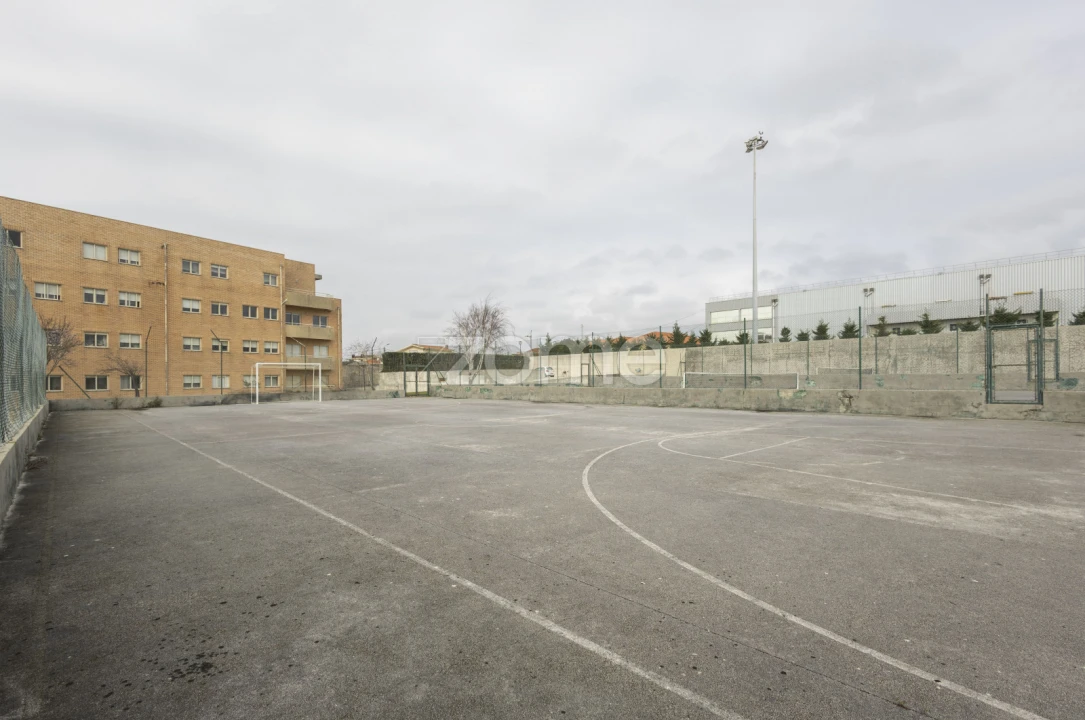 Apartamento T2 para Venda em Arcozelo Foto 25