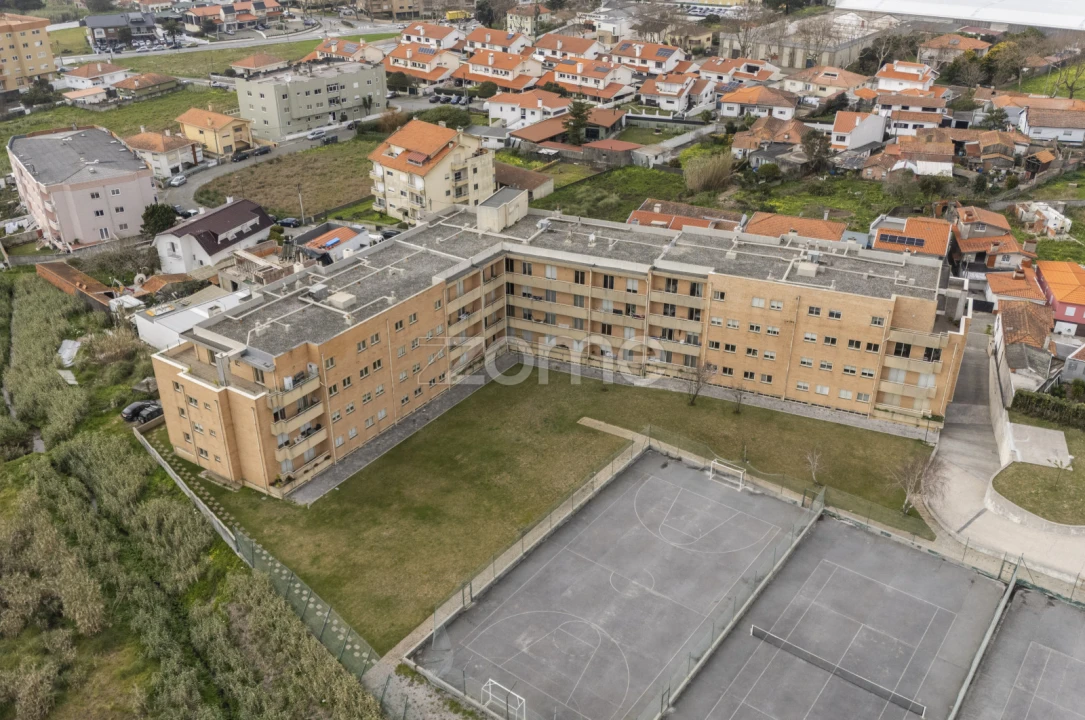 Apartamento T2 para Venda em Arcozelo Foto 27