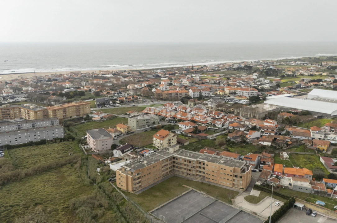 Apartamento T2 para Venda em Arcozelo Foto 29