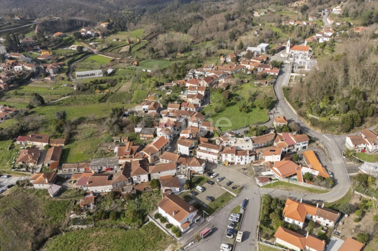 Moradia T4 para Venda em Cedrim e Paradela Foto 41