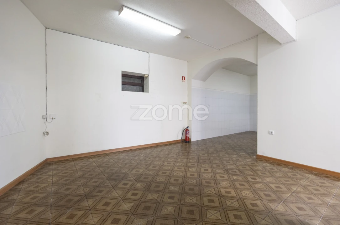 Moradia T4 para Venda em Cedrim e Paradela Foto 13