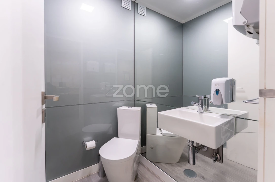 Escritório para Venda em Aldoar, Foz do Douro e Nevogilde Foto 6