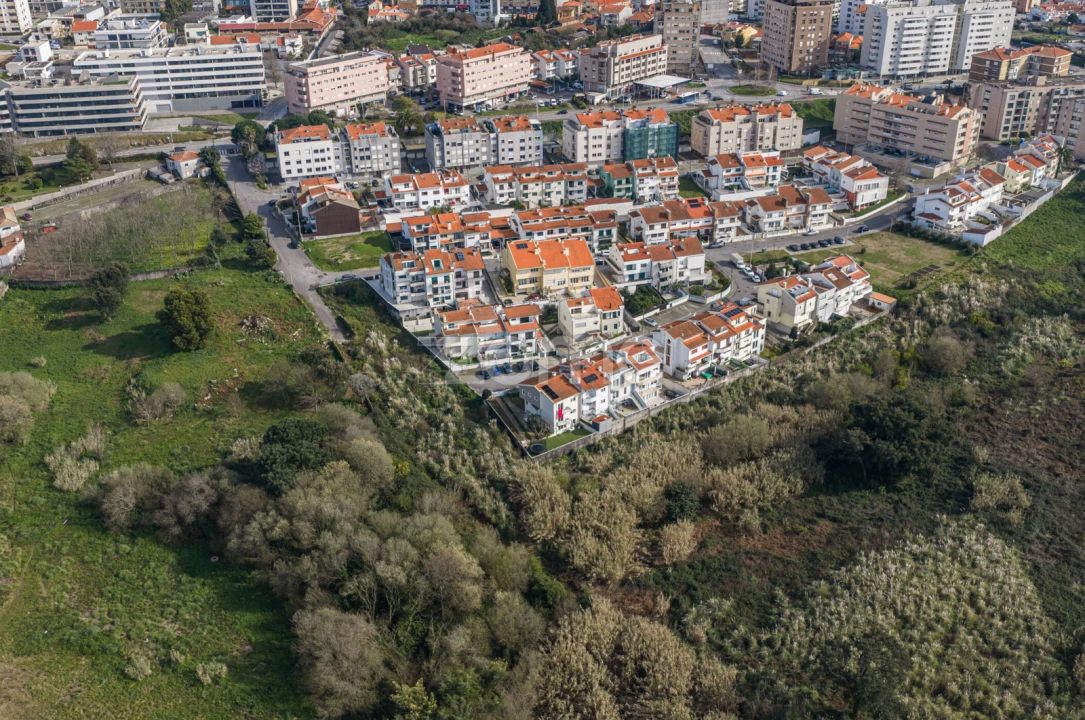 Moradia T4 para Venda em Mafamude e Vilar do Paraíso Foto 47