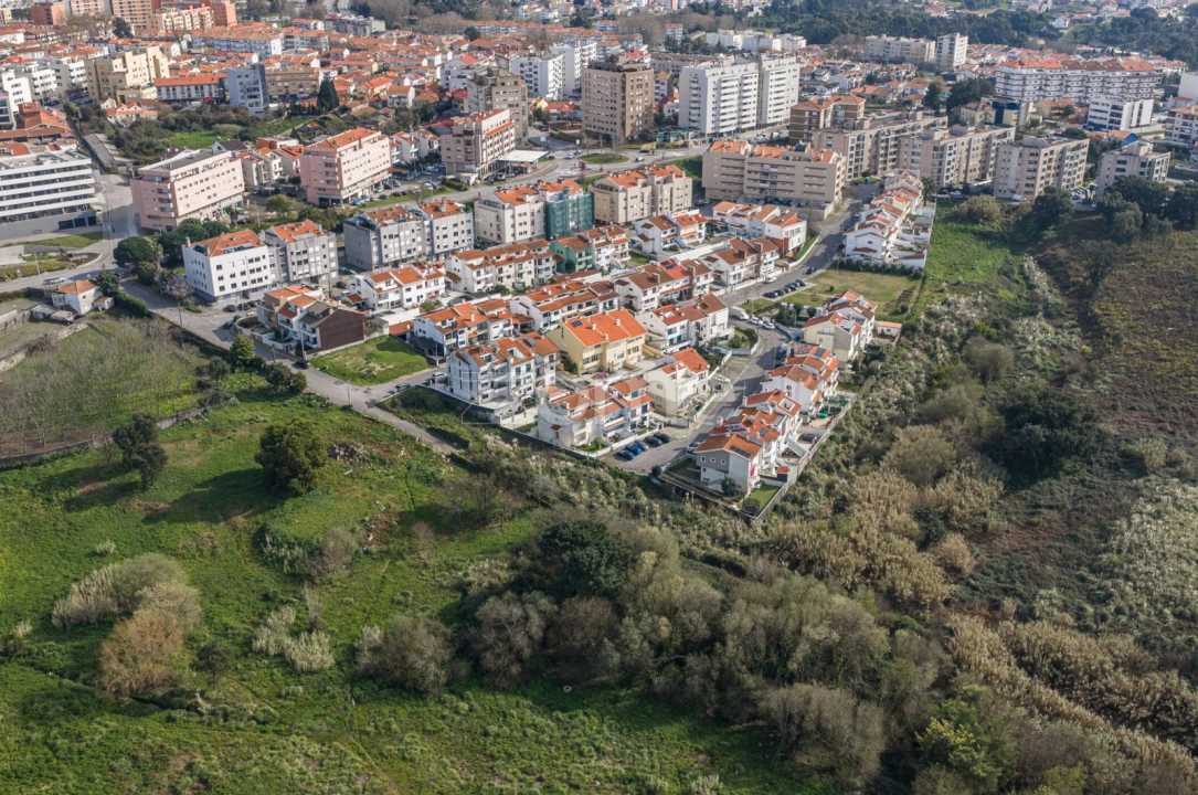 Moradia T4 para Venda em Mafamude e Vilar do Paraíso Foto 2