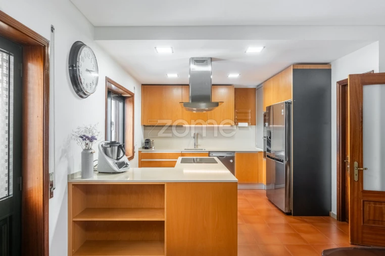 Moradia T4 para Venda em Mafamude e Vilar do Paraíso Foto 13