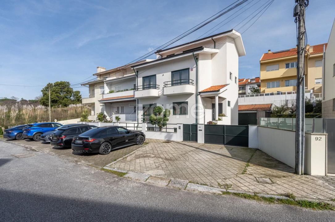 Moradia T4 para Venda em Mafamude e Vilar do Paraíso Foto 39