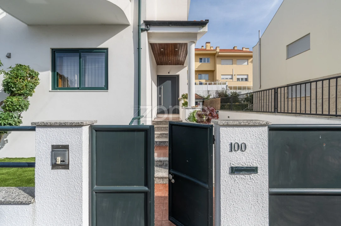 Moradia T4 para Venda em Mafamude e Vilar do Paraíso Foto 40