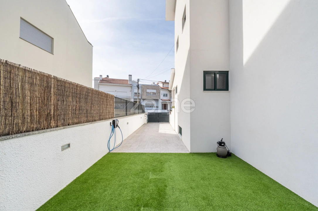 Moradia T4 para Venda em Mafamude e Vilar do Paraíso Foto 36