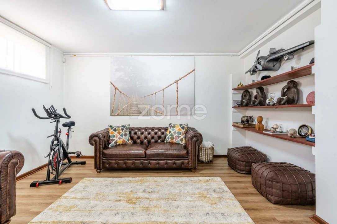 Moradia T4 para Venda em Mafamude e Vilar do Paraíso Foto 1