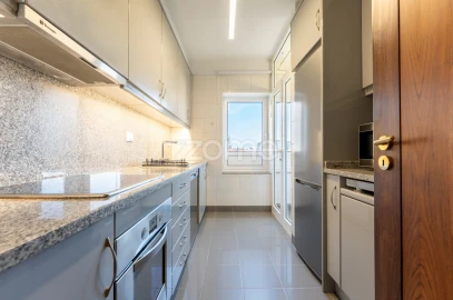 Apartamento T2 para Arrendamento em Cedofeita, Santo Ildefonso, Sé, Miragaia, São Nicolau e Vitória