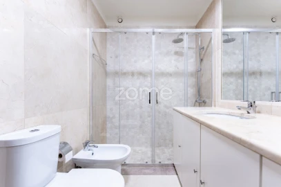 Apartamento T2 para Arrendamento em Cedofeita, Santo Ildefonso, Sé, Miragaia, São Nicolau e Vitória