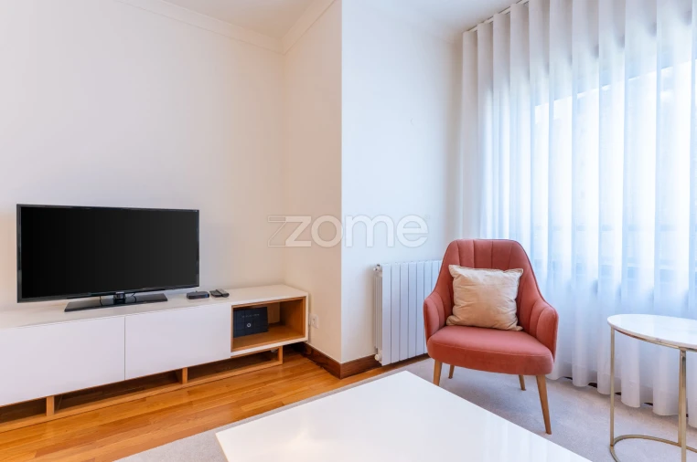 Apartamento T2 para Arrendamento em Cedofeita, Santo Ildefonso, Sé, Miragaia, São Nicolau e Vitória Foto 9
