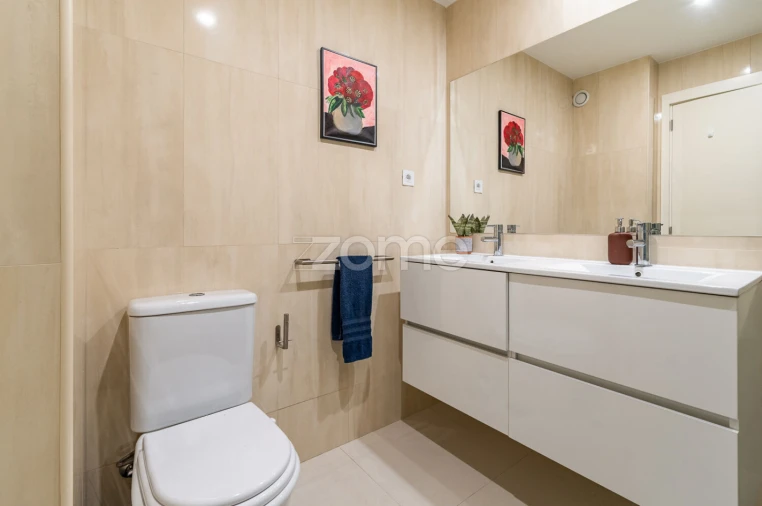 Apartamento T2 para Venda em Lordelo do Ouro e Massarelos Foto 26