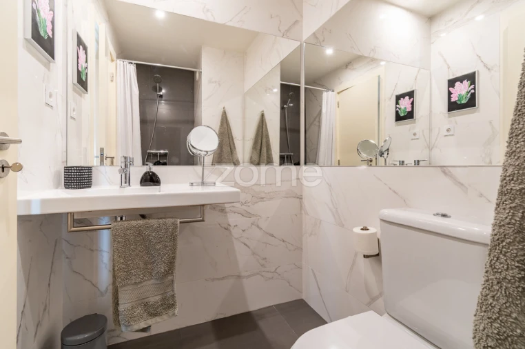 Apartamento T2 para Venda em Lordelo do Ouro e Massarelos Foto 17