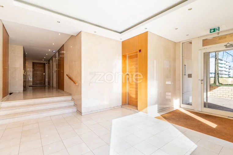 Apartamento T2 para Venda em Lordelo do Ouro e Massarelos Foto 29