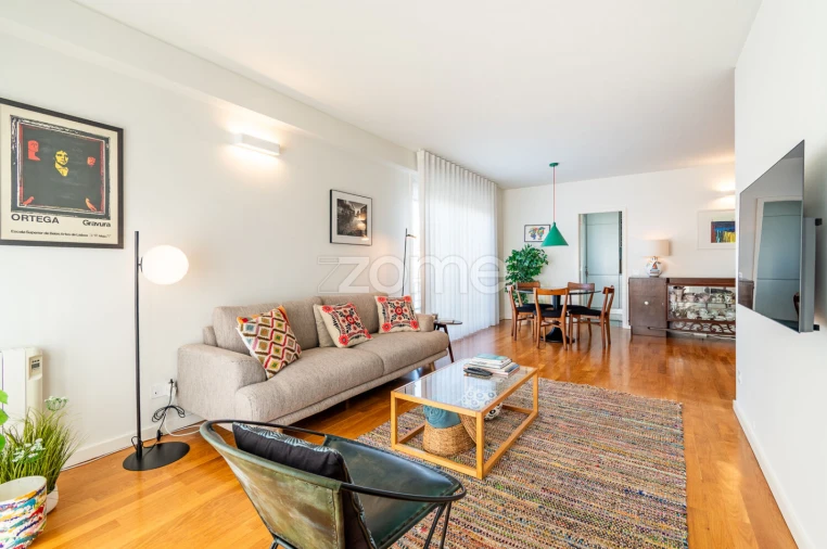 Apartamento T2 para Venda em Lordelo do Ouro e Massarelos Foto 1