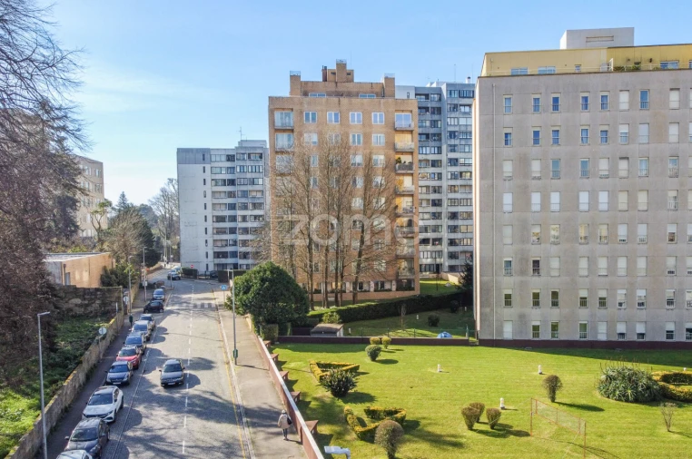 Apartamento T2 para Venda em Lordelo do Ouro e Massarelos Foto 34