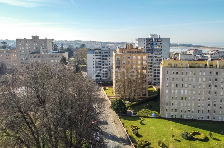 Apartamento T2 para Venda em Lordelo do Ouro e Massarelos Foto 35