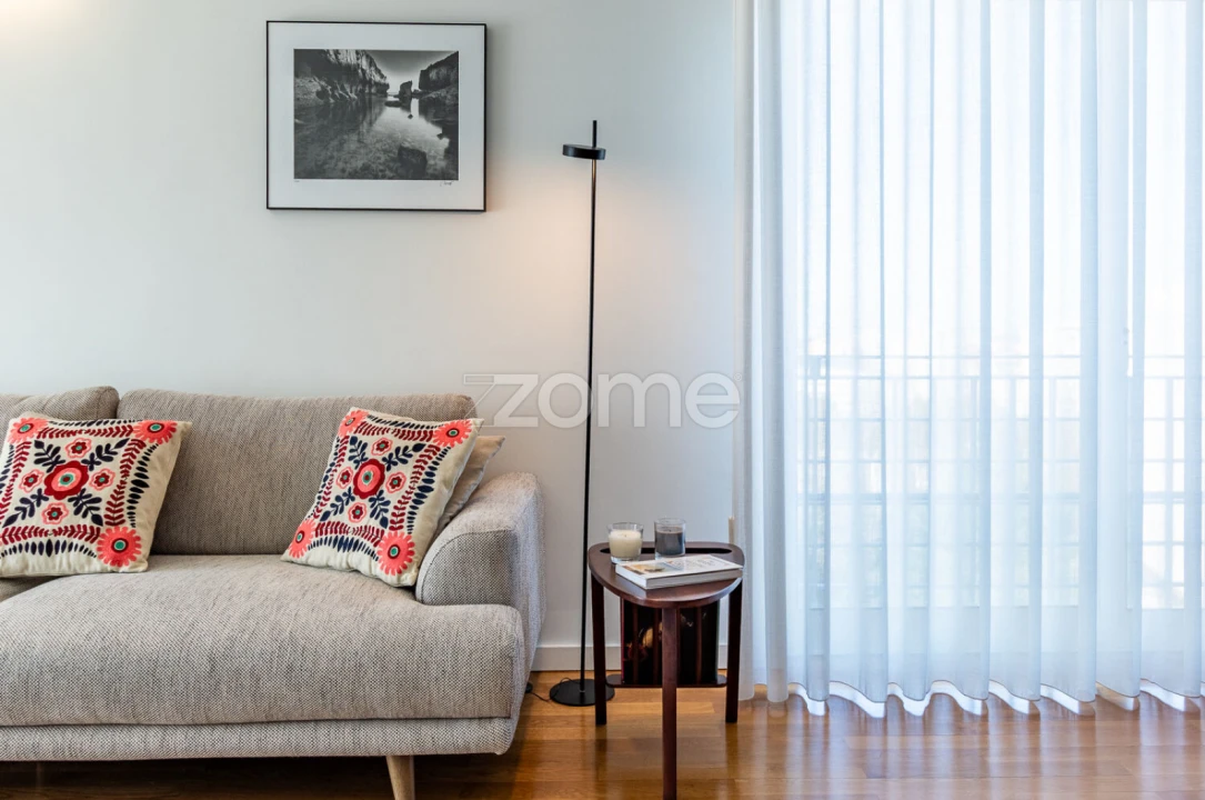 Apartamento T2 para Venda em Lordelo do Ouro e Massarelos Foto 13