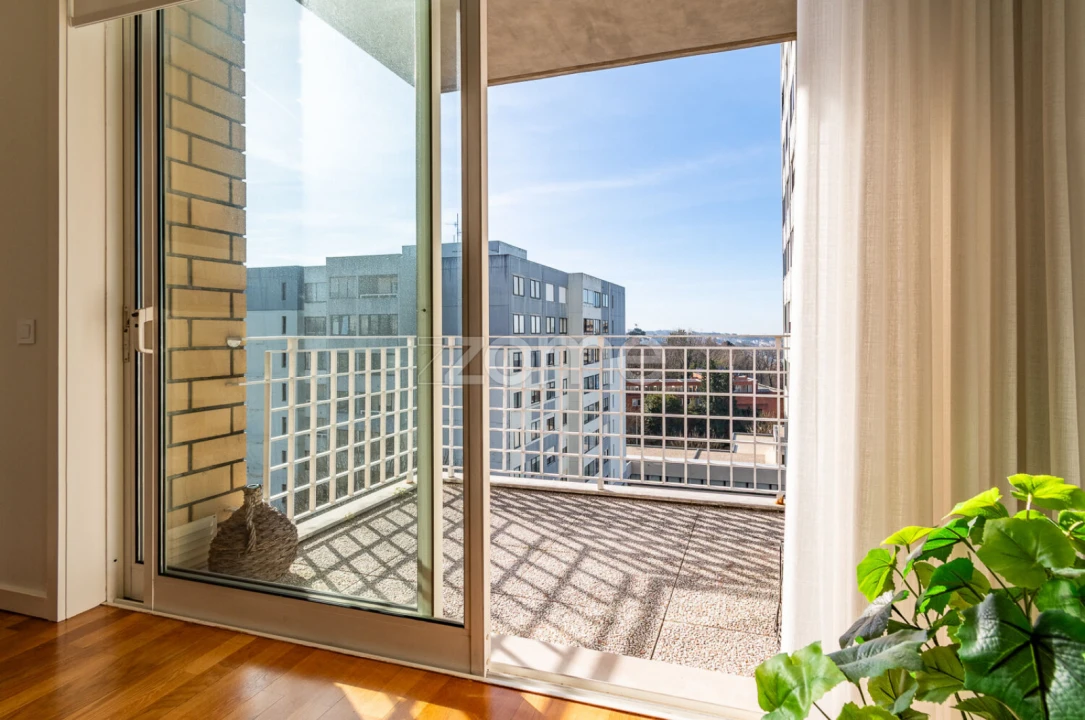 Apartamento T2 para Venda em Lordelo do Ouro e Massarelos Foto 14