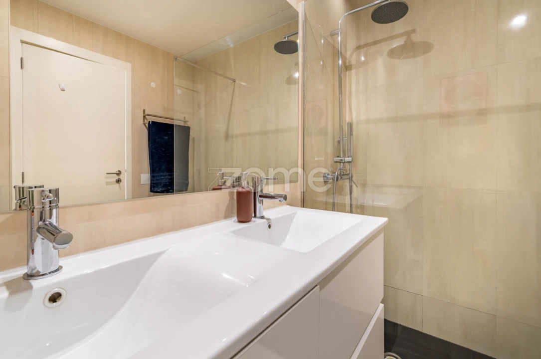 Apartamento T2 para Venda em Lordelo do Ouro e Massarelos Foto 25