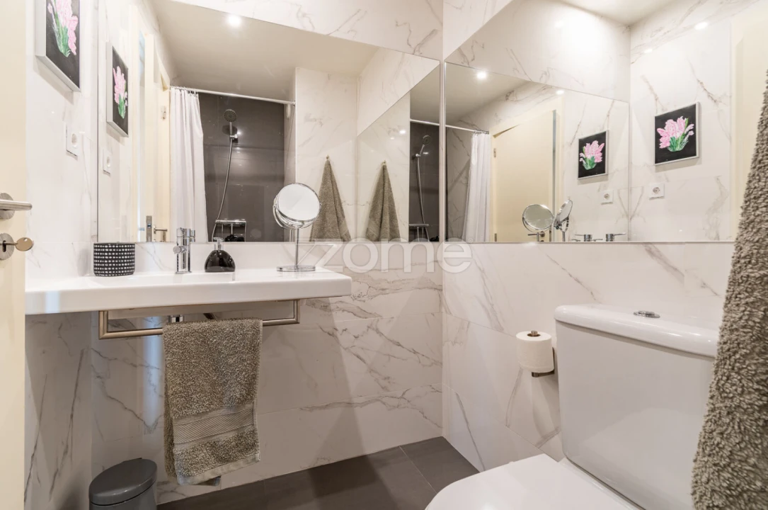 Apartamento T2 para Venda em Lordelo do Ouro e Massarelos Foto 17