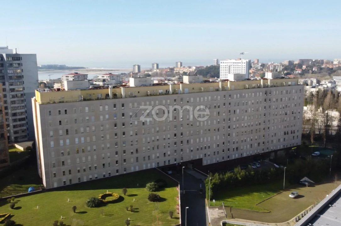 Apartamento T2 para Venda em Lordelo do Ouro e Massarelos Foto 37