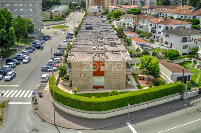 Moradia T3 para Arrendamento em Nogueira, Fraião e Lamaçães Foto 3