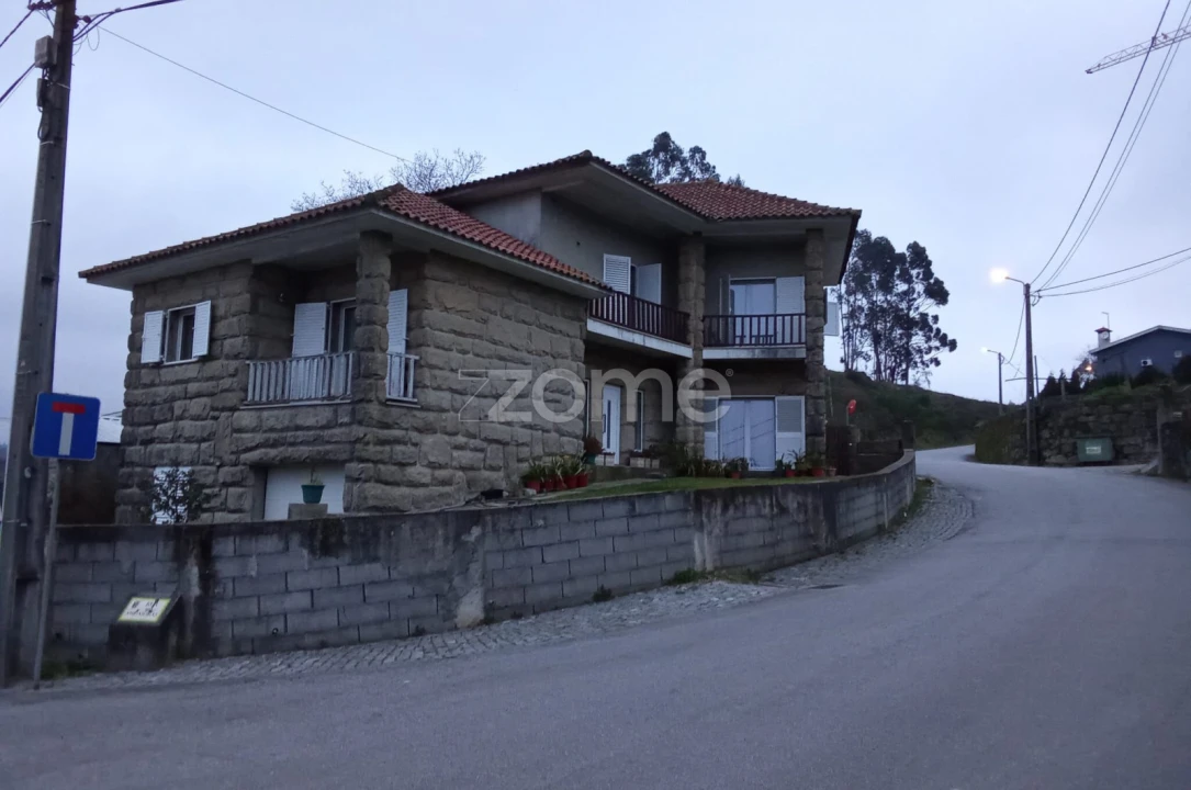 Moradia T3 para Venda em Paços de Ferreira Foto 2